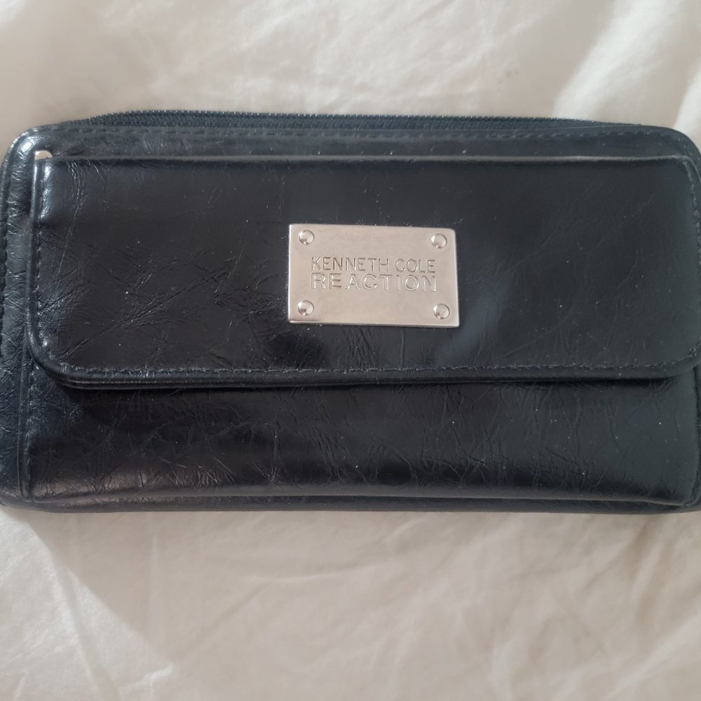 KENNETH COLE GENUINE LEATHER WALLET